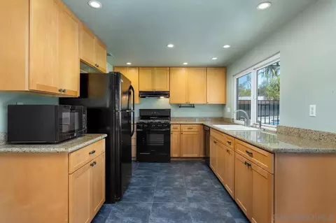1217 Armstrong Cir, Escondido, CA 92027 photo 11