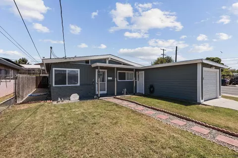 863 Ginna Pl, San Diego, CA 92114
