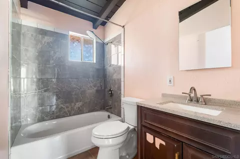 Bath - 8968 Rocket Ridge Rd, Lakeside, CA 92040 photo 1 of 1