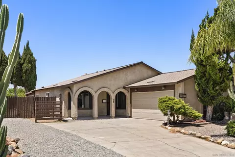 13024 Standish, Poway, CA 92064 photo 2