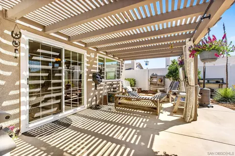 Exterior - 301 Arlington Dr, Oceanside, CA 92057 photo 5 of 8