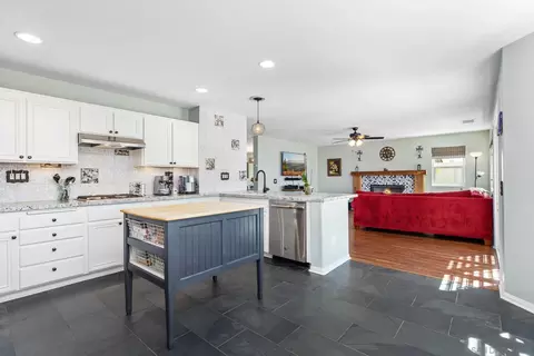 Kitchen - 301 Arlington Dr, Oceanside, CA 92057 photo 4 of 5