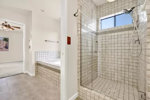Bath - 12710 Treeridge Ter, Poway, CA 92064 photo 4 of 5