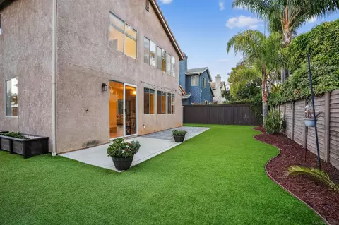 Exterior - 401 Villa Blanca Ct, Encinitas, CA 92024 photo 4 of 6
