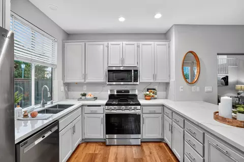 Kitchen - 401 Villa Blanca Ct, Encinitas, CA 92024 photo 1 of 2