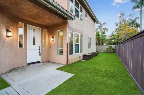 Exterior - 401 Villa Blanca Ct, Encinitas, CA 92024 photo 2 of 6
