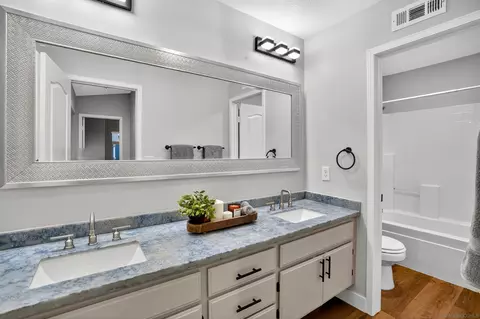Bath - 401 Villa Blanca Ct, Encinitas, CA 92024 photo 3 of 3