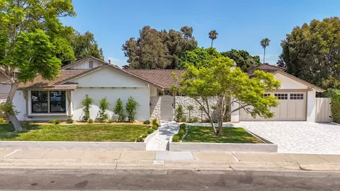 8965 Cliffridge Ave, La Jolla, CA 92037
