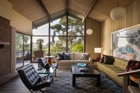 Living - 364 Bellaire St, Del Mar, CA 92014 photo 1 of 3