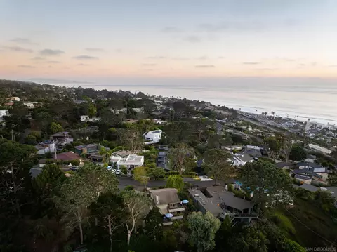 View/Area - 364 Bellaire St, Del Mar, CA 92014 photo 4 of 5