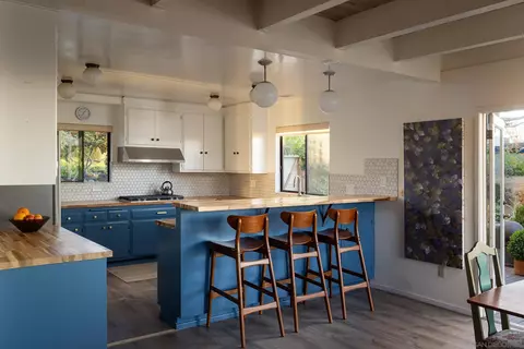 Kitchen - 364 Bellaire St, Del Mar, CA 92014 photo 2 of 2