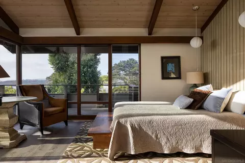 Bedroom - 364 Bellaire St, Del Mar, CA 92014 photo 2 of 3