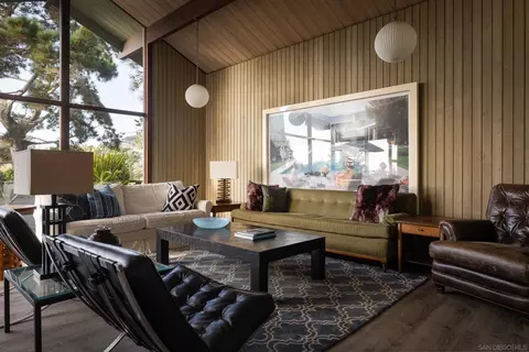 Living - 364 Bellaire St, Del Mar, CA 92014 photo 2 of 3