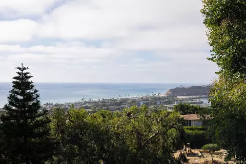 View/Area - 364 Bellaire St, Del Mar, CA 92014 photo 1 of 5