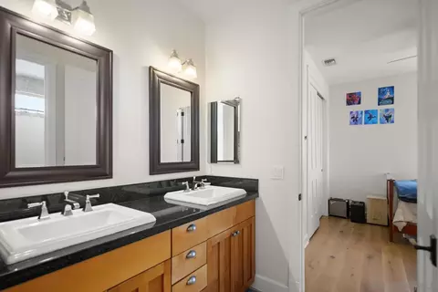 Bath - 369 F Ave, Coronado, CA 92118 photo 5 of 6