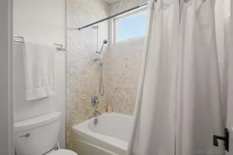 Bath - 369 F Ave, Coronado, CA 92118 photo 6 of 6