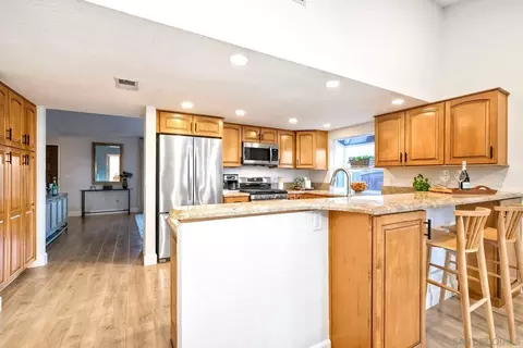 7219 Mimosa Dr, Carlsbad, CA 92011 photo 8