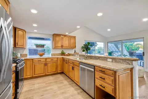 7219 Mimosa Dr, Carlsbad, CA 92011 photo 11