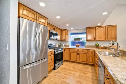 7219 Mimosa Dr, Carlsbad, CA 92011 photo 9