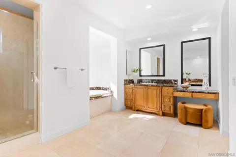 Bath - 3219 Corte Paloma, Carlsbad, CA 92009 photo 1 of 1
