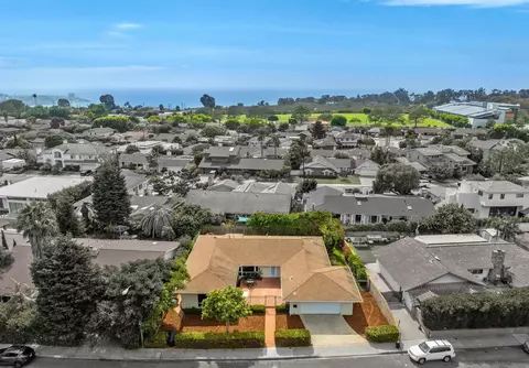 8874 La Jolla Scenic Dr N, La Jolla, CA 92037