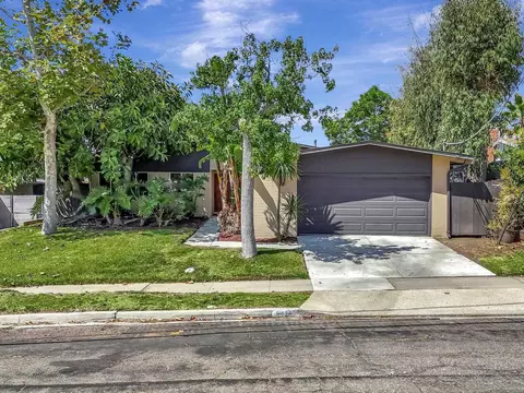 6426 Lake Athabaska Pl, San Diego, CA 92119