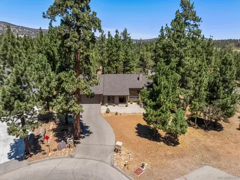 530 Creekside Ln, Big Bear City, CA 92314