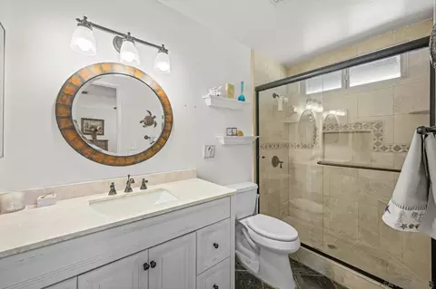 Bath - 2031 Robertson St, Ramona, CA 92065 photo 2 of 2