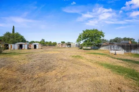 Exterior - 2031 Robertson St, Ramona, CA 92065 photo 3 of 8