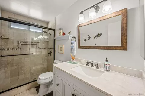 Bath - 2031 Robertson St, Ramona, CA 92065 photo 1 of 2