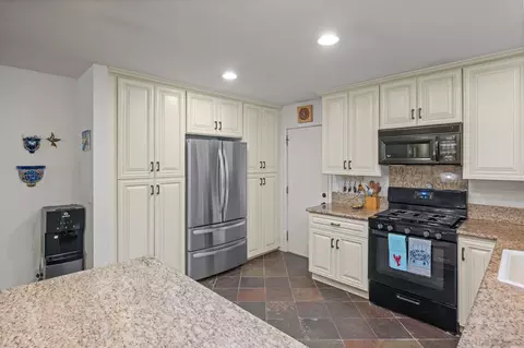 Kitchen - 2031 Robertson St, Ramona, CA 92065 photo 2 of 4