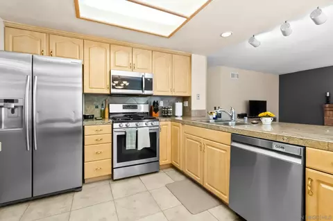 Kitchen - 1160 Cleo Ct, Escondido, CA 92027 photo 2 of 5