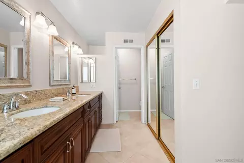 Bath - 1160 Cleo Ct, Escondido, CA 92027 photo 2 of 6
