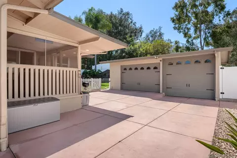 Exterior - 4160 Yale Ave, La Mesa, CA 91941 photo 4 of 14