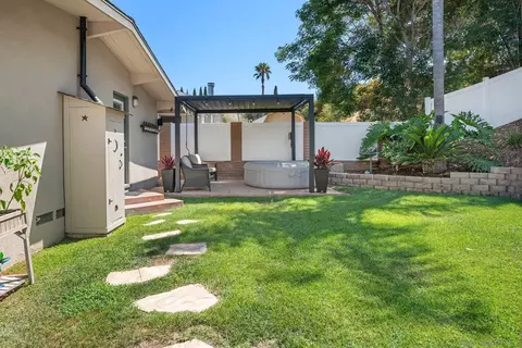 Exterior - 4160 Yale Ave, La Mesa, CA 91941 photo 7 of 14