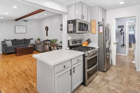 Kitchen - 4160 Yale Ave, La Mesa, CA 91941 photo 5 of 7