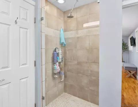 Bath - 4160 Yale Ave, La Mesa, CA 91941 photo 2 of 4
