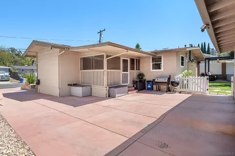 Exterior - 4160 Yale Ave, La Mesa, CA 91941 photo 6 of 14