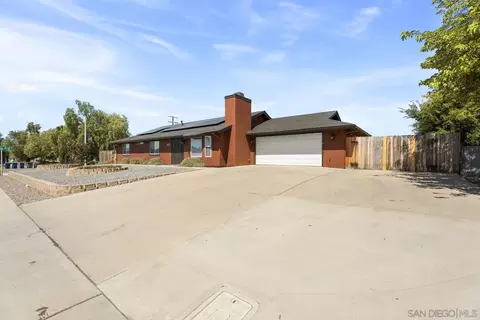 1599 Angel Pl, Ramona, CA 92065 photo 2