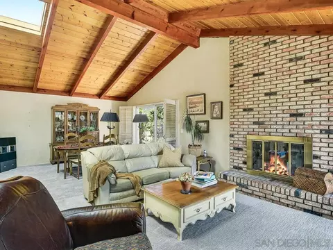 5545 Wake St, La Mesa, CA 91942 photo 2