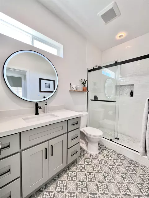 Bath - 6732 Antilope St, Carlsbad, CA 92009 photo 4 of 5