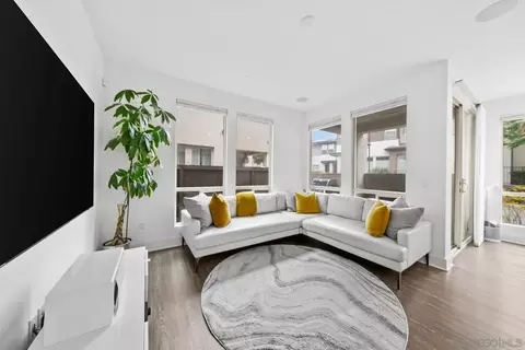 2335 Aperture Cir, San Diego, CA 92108