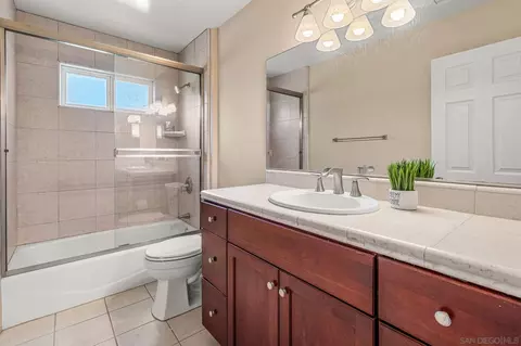 Bath - 25919 Matlin Rd, Ramona, CA 92065 photo 5 of 5