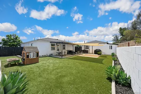 Exterior - 406 Tyrone St, El Cajon, CA 92020 photo 3 of 6