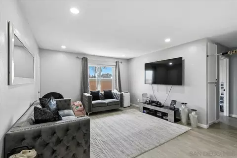 1679 Pentecost Way #5, San Diego, CA 92105
