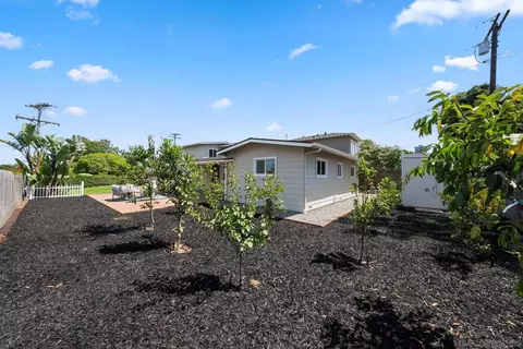 Exterior - 1503 Laurel Rd, Oceanside, CA 92054 photo 7 of 12