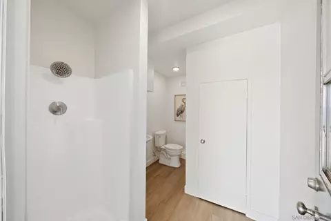 Bath - 1503 Laurel Rd, Oceanside, CA 92054 photo 4 of 5