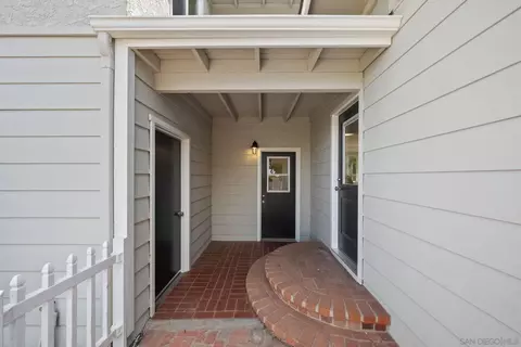 Exterior - 1503 Laurel Rd, Oceanside, CA 92054 photo 11 of 12