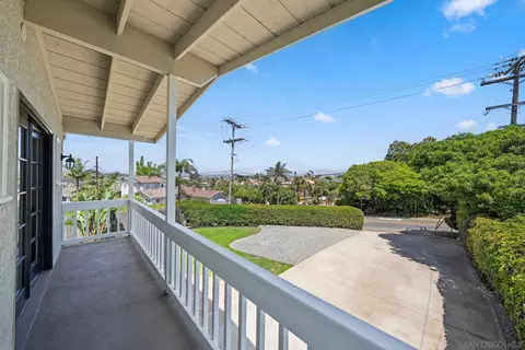 Exterior - 1503 Laurel Rd, Oceanside, CA 92054 photo 3 of 12
