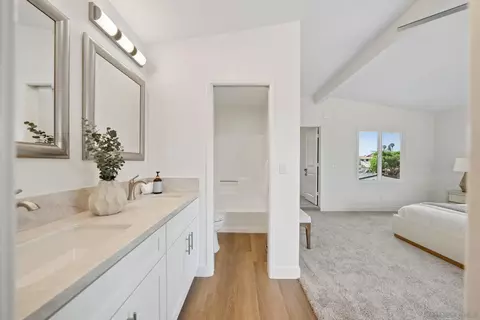 Bath - 1503 Laurel Rd, Oceanside, CA 92054 photo 2 of 5
